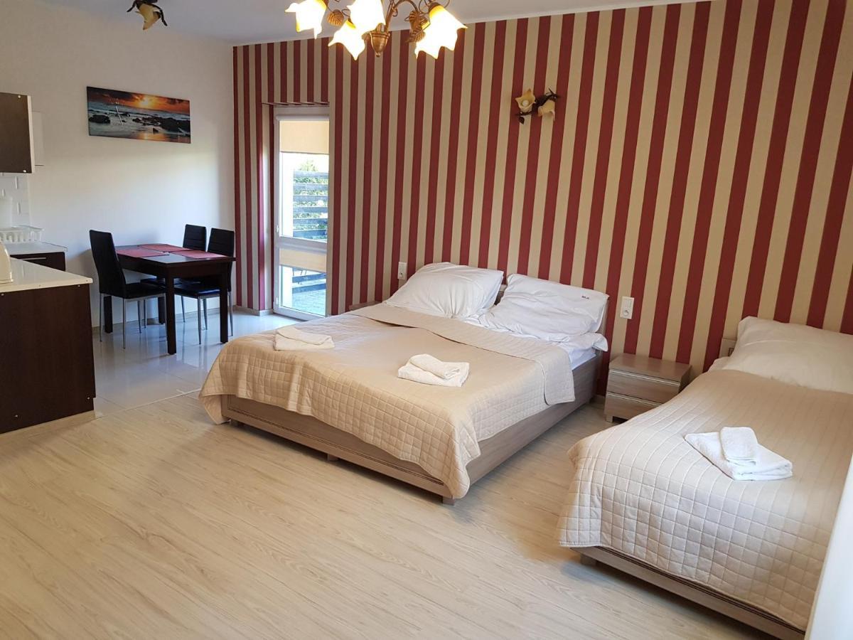 Apartamenty Maja -Pokoje - Domy Wakacyjne -Basen Podgrzewany -Jacuzzi - Sauna Leba Exterior foto