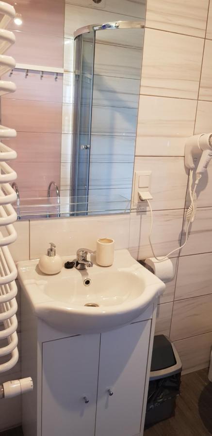 Apartamenty Maja -Pokoje - Domy Wakacyjne -Basen Podgrzewany -Jacuzzi - Sauna Leba Exterior foto